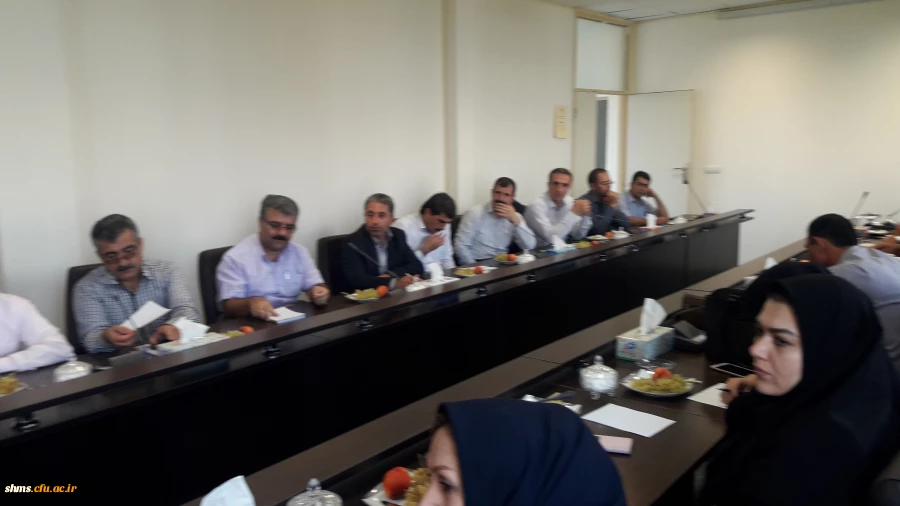 در سالن کنفرانس مدیریت امور پردیس های استان کردستان برگزار شد؛

جلسه هماهنگی با مصاحبه گران پذیرفته شدگان چند برابر ظرفیت آزمون استخدام پیمانی سال ۹۷ آموزش و پرورش استان کردستان 3