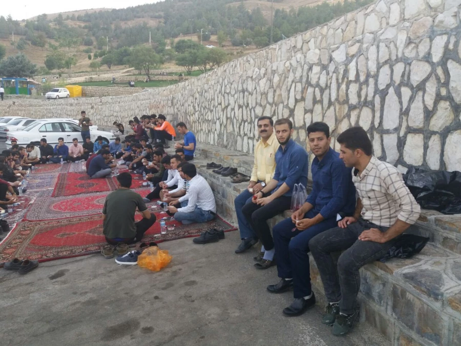 به همت امور فرهنگی و اجتماعی پردیس شهید مدرس برگزار شد؛

یک روز شاد با دانشجویان ترم تابستانی در خانه کرد و پارک تفریحی کوه آبیدر سنندج 14