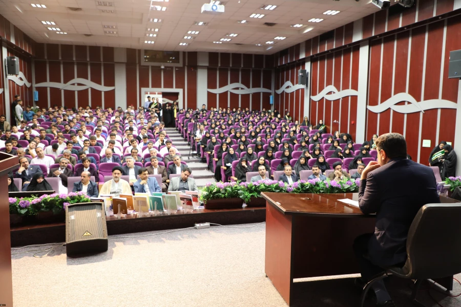 رییس دانشگاه فرهنگیان در مراسم استقبال از نو دانشجومعلمان:

معلمی فراهنر و بهترین امتیاز بشری است 2