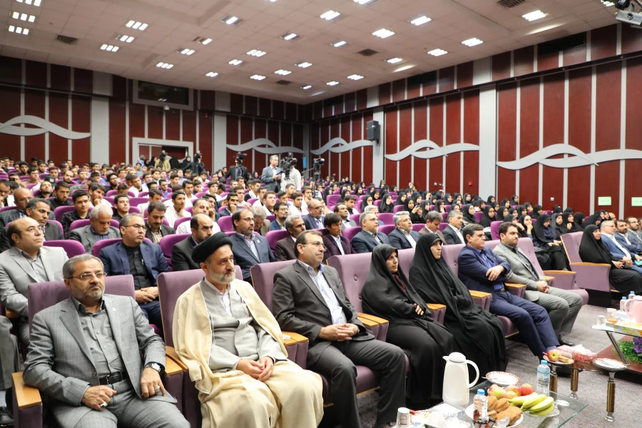 رییس دانشگاه فرهنگیان در مراسم استقبال از نو دانشجومعلمان:

معلمی فراهنر و بهترین امتیاز بشری است 3