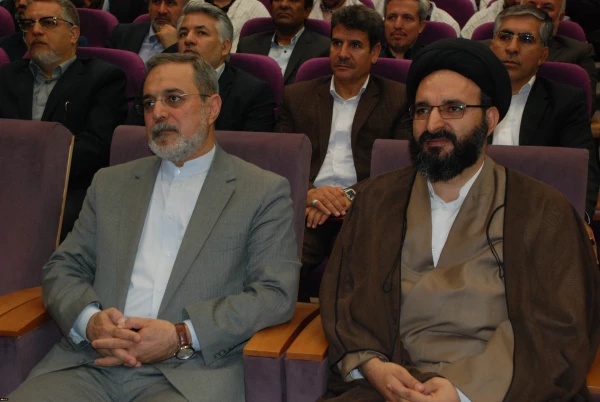 رئیس نهاد نمایندگی مقام معظم رهبری در دانشگاه ها در آیین استقبال از دانشجومعلمان:

لزوم کسب مهارت معلمی علاوه بر مهارت دانشی در دانشگاه فرهنگیان 3