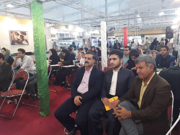 به همت کانون نویسندگی پردیس شهید مدرس برگزار شد؛

حضور دانشجویان، اساتید و همکاران دانشگاه فرهنگیان پردیس شهید مدرس کردستان  2