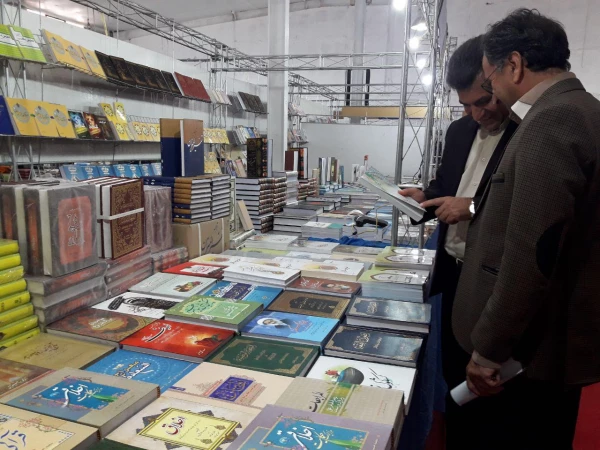 به همت کانون نویسندگی پردیس شهید مدرس برگزار شد؛

حضور دانشجویان، اساتید و همکاران دانشگاه فرهنگیان پردیس شهید مدرس کردستان  5