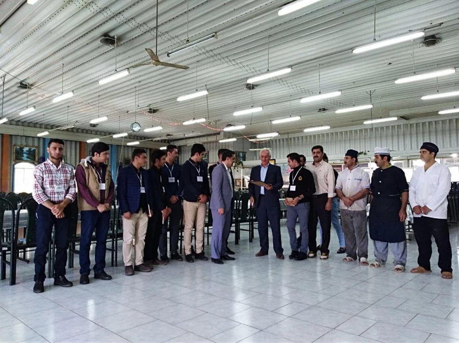 دبیران کانون های سلامت و ایرانگردی شهید مدرس سنندج

از تلاش های دکتر یحیی معروفی  مدیریت امور پردیس های کردستان تجلیل نمودند 2