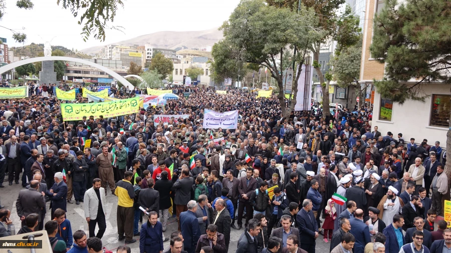 هم صدا با همه اقشار همیشه در صحنه ایران اسلامی:

اساتید و دانشجو معلمان دانشگاه فرهنگیان کردستان فریاد مرگ بر آمریکا سر دادند 9