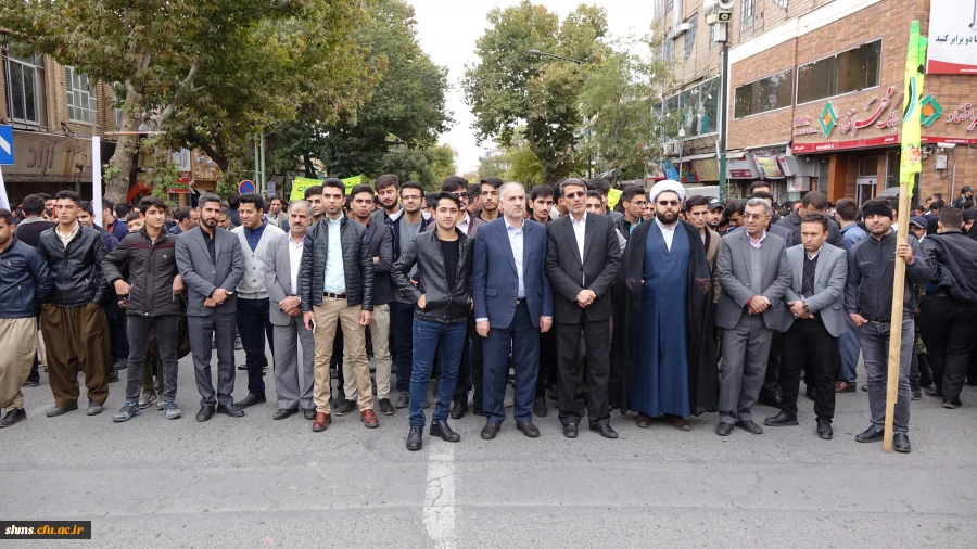 هم صدا با همه اقشار همیشه در صحنه ایران اسلامی:

اساتید و دانشجو معلمان دانشگاه فرهنگیان کردستان فریاد مرگ بر آمریکا سر دادند 20