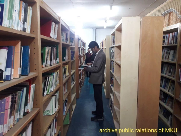 به مناسبت هفته کتاب برگزارشد

دکتر رشید احمد رش همراه با دانشجویان کلاسی از کتابخانه پردیس بازدید نمود 2