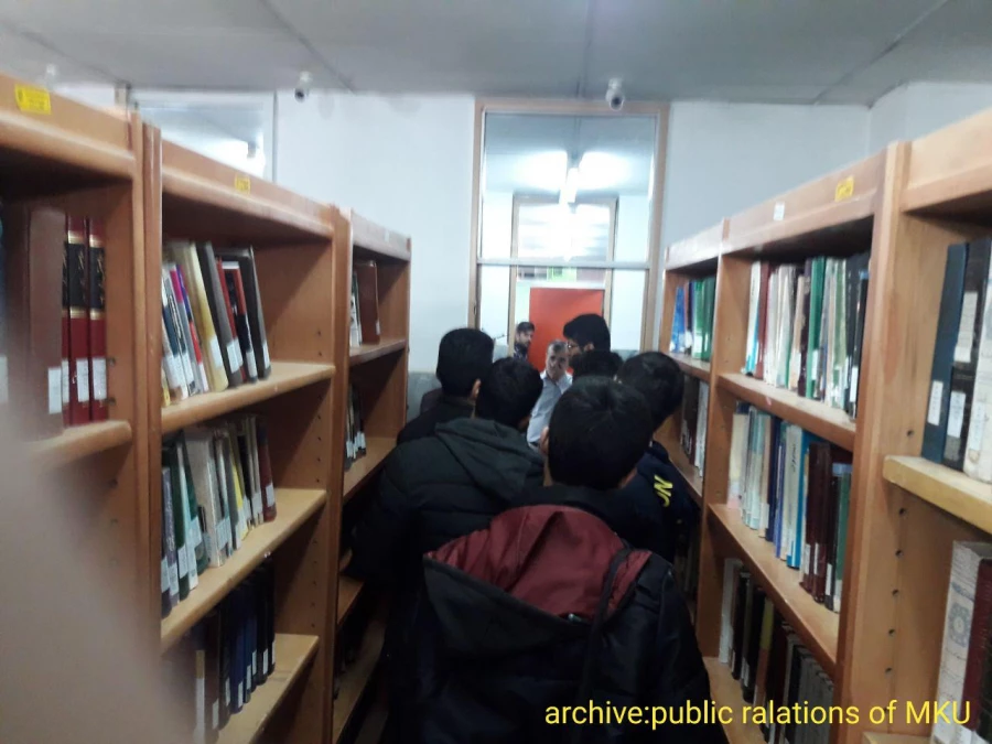 به مناسبت هفته کتاب برگزارشد

دکتر رشید احمد رش همراه با دانشجویان کلاسی از کتابخانه پردیس بازدید نمود 3