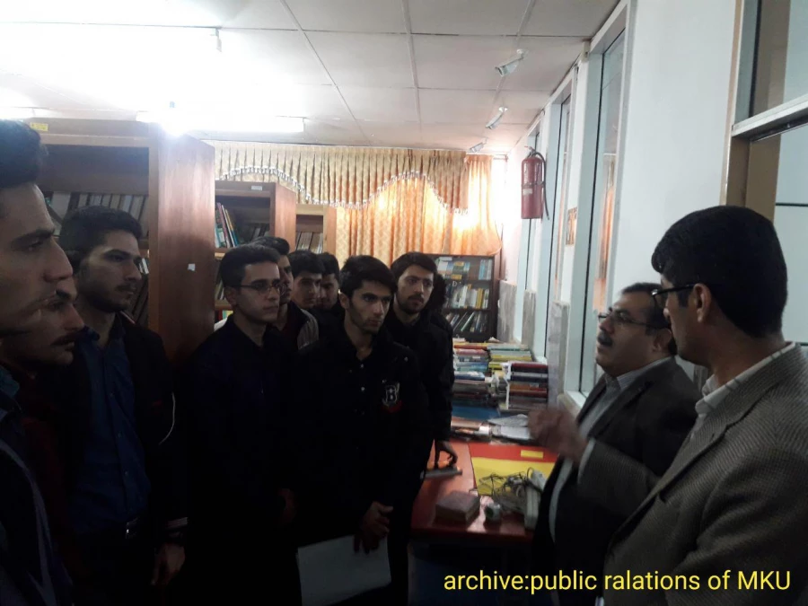 به مناسبت هفته کتاب برگزارشد

دکتر رشید احمد رش همراه با دانشجویان کلاسی از کتابخانه پردیس بازدید نمود 4