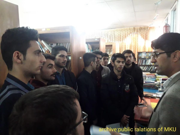 به مناسبت هفته کتاب برگزارشد

دکتر رشید احمد رش همراه با دانشجویان کلاسی از کتابخانه پردیس بازدید نمود 5