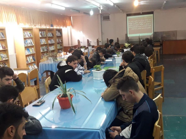 پنجمین جلسه کتابخوان به مناسبت هفته کتاب برگزار شد 6