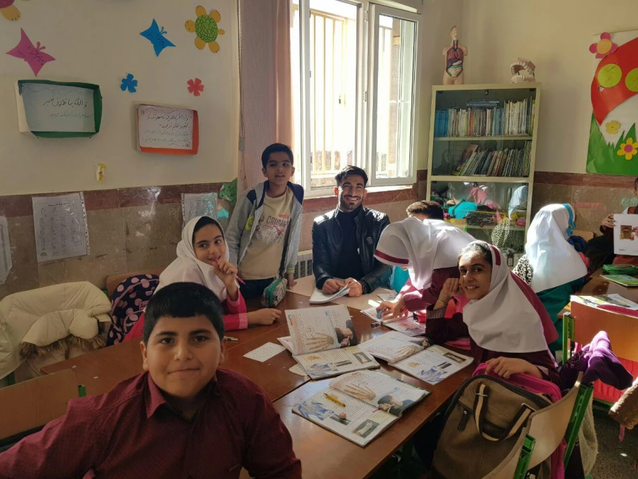 بازدید دانشجویان رشته علوم تربیتی پردیس شهید مدرس از کلاس های چندپایه 12