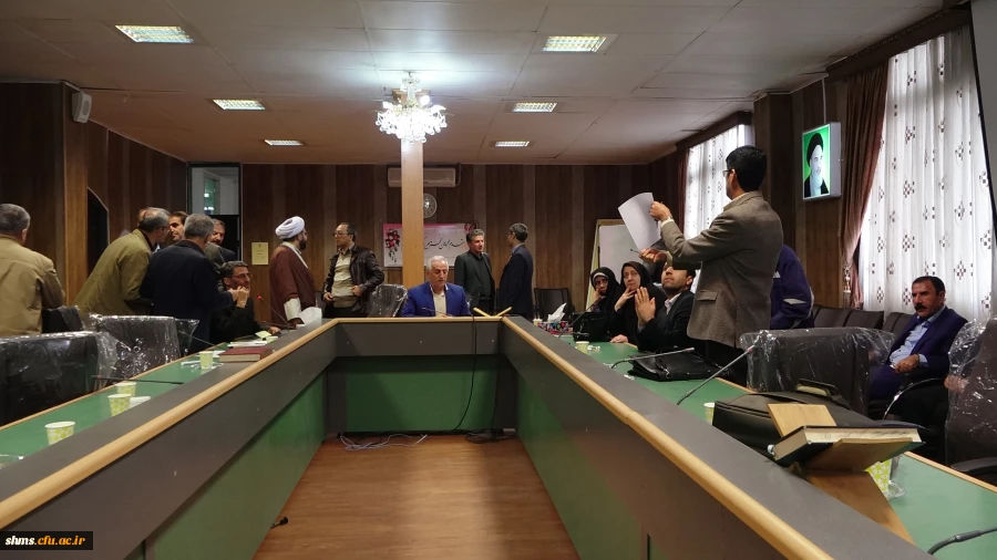 در سالن جلسات پردیس شهید مدرس برگزار شد:

انتخابات مدیران گروه های آموزشی پردیس های دانشگاه فرهنگیان استان کردستان 8