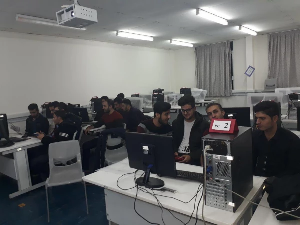 به یمن روز دانشجو برگزار شد؛

مسابقات بازی رایانه ای PES 4