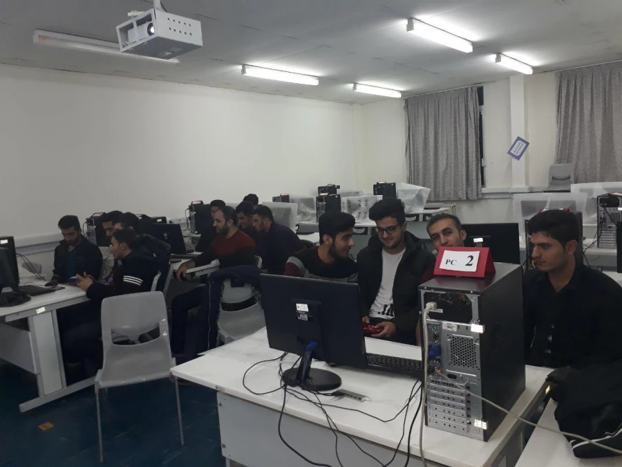 به یمن روز دانشجو برگزار شد؛

مسابقات بازی رایانه ای PES 4