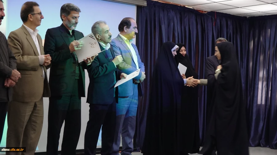 دکتر معروفی در مراسم هفته پژوهش عنوان کرد؛

انجام پژوهش در خدمت آموزش اولویت پژوهش در دانشگاه فرهنگیان است 
 7