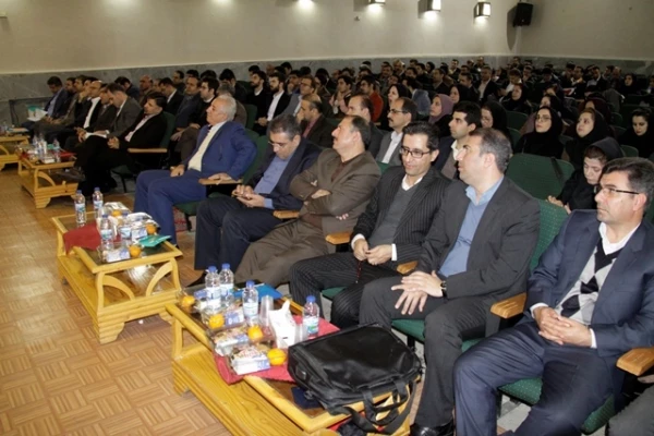 در مراسم استانی هفته پژوهش اداره کل آموزش و پرورش انجام شد؛

تجلیل از 5 نفر از دانشجو معلمان پژوهشگر دانشگاه فرهنگیان استان کردستان  2