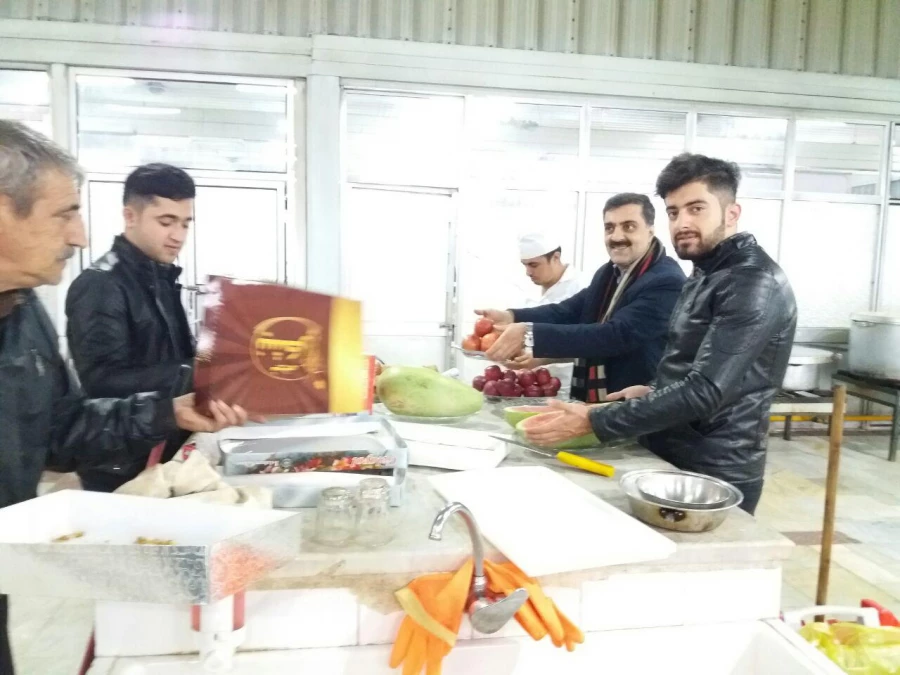 در پردیس شهید مدرس برگزار شد؛

سفره ارایی شب یلدا در دانشگاه فرهنگیان استان کردستان  7