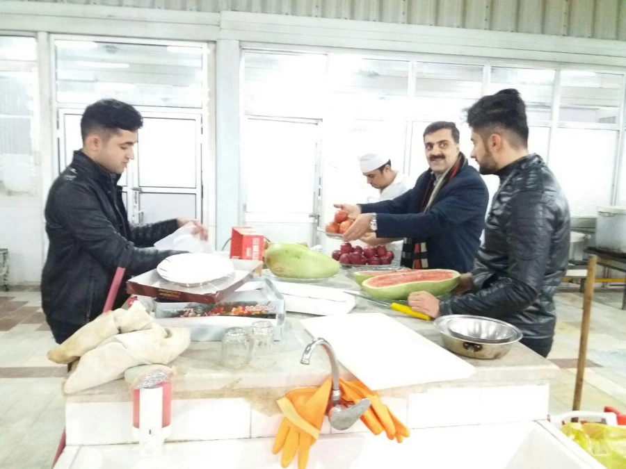 در پردیس شهید مدرس برگزار شد؛

سفره ارایی شب یلدا در دانشگاه فرهنگیان استان کردستان  8