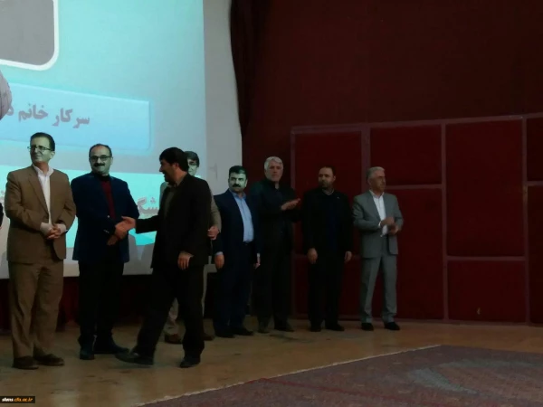 تجلیل از دکتر معروفی  به عنوان پژوهشگر برتر دانشگاه فرهنگیان استان کردستان 9