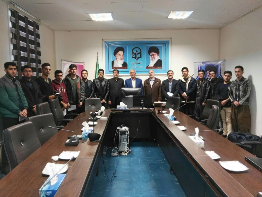 با حضور دکتر معروفی برگزار شد،

نشست صمیمی دبیران کانون ها ،انجمن ها و تشکل های امورفرهنگی و اجتماعی پردیس شهید مدرس 3