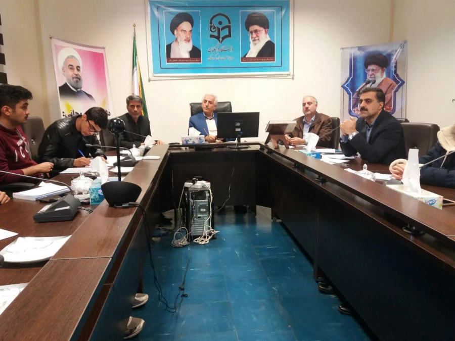 با حضور دکتر معروفی برگزار شد،

نشست صمیمی دبیران کانون ها ،انجمن ها و تشکل های امورفرهنگی و اجتماعی پردیس شهید مدرس 4