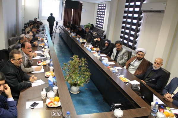 مدیرکل آموزش و پرورش  در جلسه هیأت امنای دانشگاه فرهنگیان کردستان مطرح کرد؛

آموزش و پرورش آماده هرگونه همکاری در جابجایی پردیس بنت الهدی صدر را دارد  5