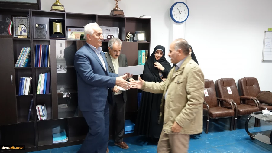 با حضور دکتر معروفی در مدیریت استانی برگزار شد؛

تجلیل از مدیران گروه های آموزشی پردیس های دانشگاه فرهنگیان استان کردستان 
 2