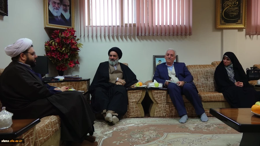 در محل دفتر نماینده ولی فقیه در استان انجام شد؛

دیدار جمعی از مسئولین دانشگاه فرهنگیان کردستان به مناسبت چهلمین سالگرد پیروزی انقلاب با نماینده ولی فقیه در استان کردستان 5