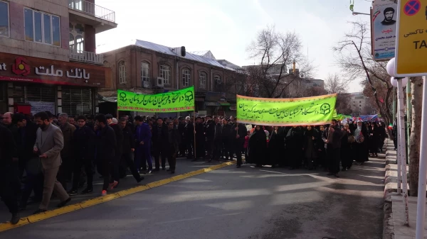 در چهلمین سالگرد پیروزی انقلاب شکوهمند اسلامی ؛

خروش انقلابی دانشگاه فرهنگیان کردستان در راهپیمایی یوم الله 22 بهمن 1397

 12