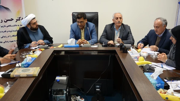 در سالن جلسات مدیریت استانی ؛

با حضور دکتر محمدی جلسه شورای فرهنگی دانشگاه فرهنگیان کردستان برگزار شد 7