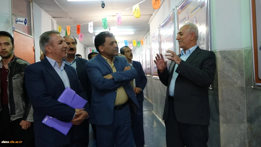 در حاشیه جلسه شورای راهبری قطب سه فرهنگی و اجتماعی انجام شد؛ 

بازدید دکتر علی محمدی از نمایشگاه هفتاد و سه سال تربیت معلم در استان کردستان 
  4