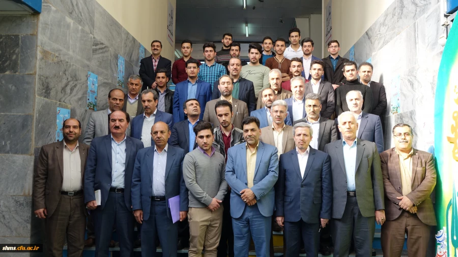 در حاشیه جلسه شورای راهبری قطب سه فرهنگی و اجتماعی انجام شد؛ 

بازدید دکتر علی محمدی از نمایشگاه هفتاد و سه سال تربیت معلم در استان کردستان 
  10