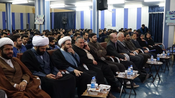 به روایت تصویر؛

یادواره 23 شهید دانشگاه فرهنگیان کردستان  4