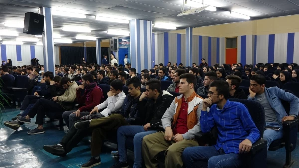 به روایت تصویر؛

یادواره 23 شهید دانشگاه فرهنگیان کردستان  6