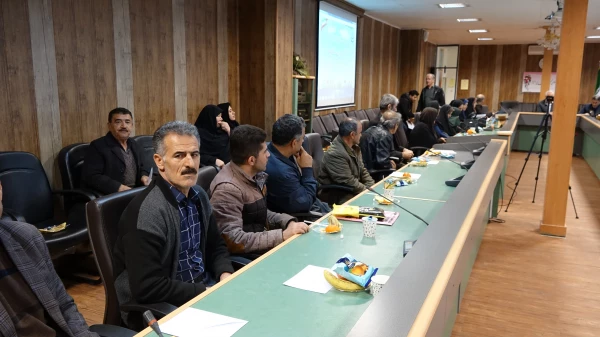 به روایت تصویر؛

آخرین جلسه سال 1397 در دانشگاه فرهنگیان کردستان 6