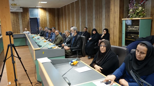 به روایت تصویر؛

آخرین جلسه سال 1397 در دانشگاه فرهنگیان کردستان 9