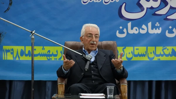 پروفسور ارسلان شادمان در دانشگاه فرهنگیان کردستان عنوان کرد؛

هیچ عشقی به اندازه عشق به معلمی برایم دلنشین نبوده است.
 2