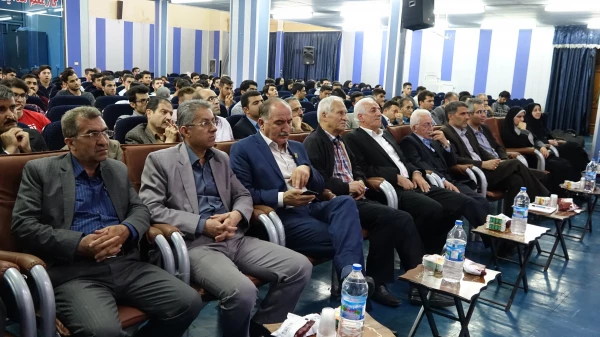 پروفسور ارسلان شادمان در دانشگاه فرهنگیان کردستان عنوان کرد؛

هیچ عشقی به اندازه عشق به معلمی برایم دلنشین نبوده است.
 4