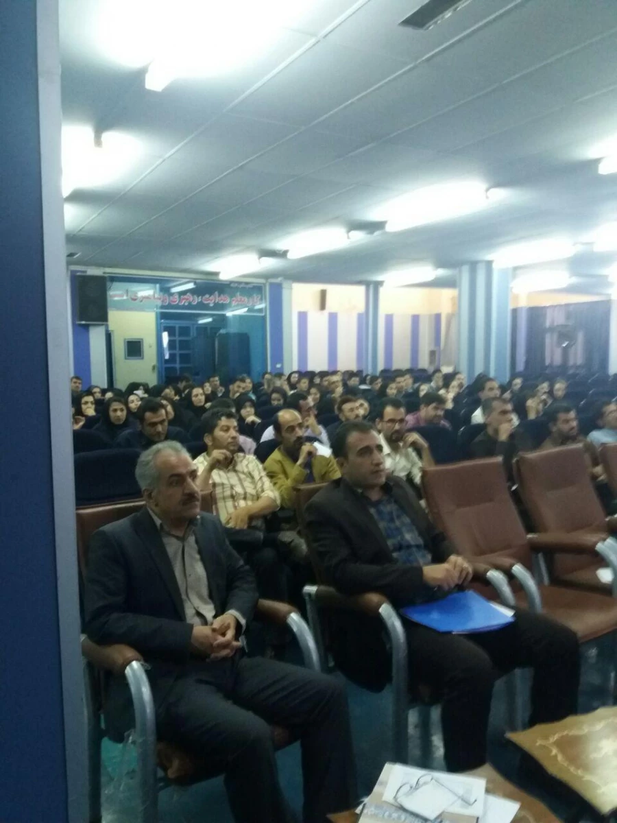 جلسه توجیهی دوره های حضوری فرهنگی  وغیرحضوری مهارت آموزان ورودی۹۷ 5