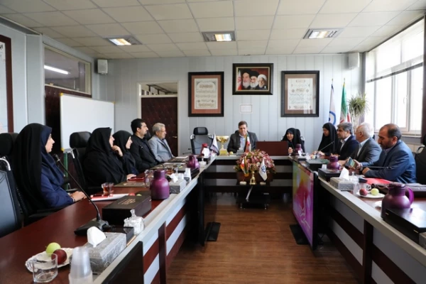 با حضور دکتر خنیفر در شورای دانشگاه فرهنگیان انجام شد؛

تقدیر از حمایت های دکتر معروفی درکسب مقام اول دومین جشنواره کشوری ورزش های همگانی دانشجو معلمان 3