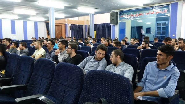 در سالن اجتماعات پردیس شهید مدرس برگزارشد؛

دوره ضمن خدمت ویژه نو معلمان دانشگاه فرهنگیان کردستان  
 7