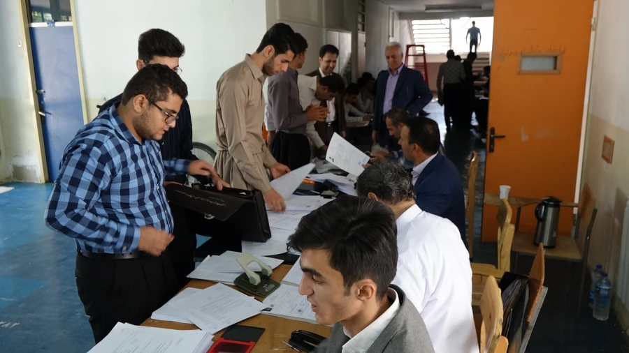 بازدید دکتر معروفی از روند برگزاری مصاحبه دواطلبان ورود به دانشگاه فرهنگیان کردستان 4
