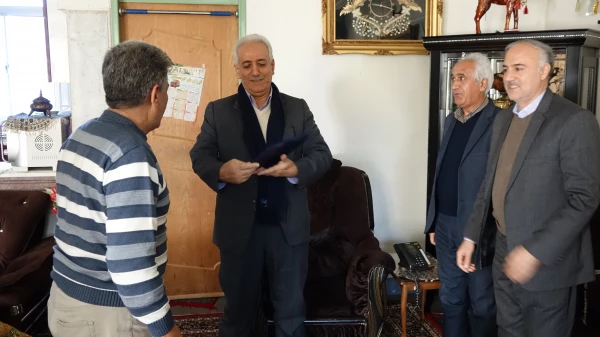 دیدار مدیر استانی دانشگاه فرهنگیان کردستان با جانباز یحیی ورمزیار 5