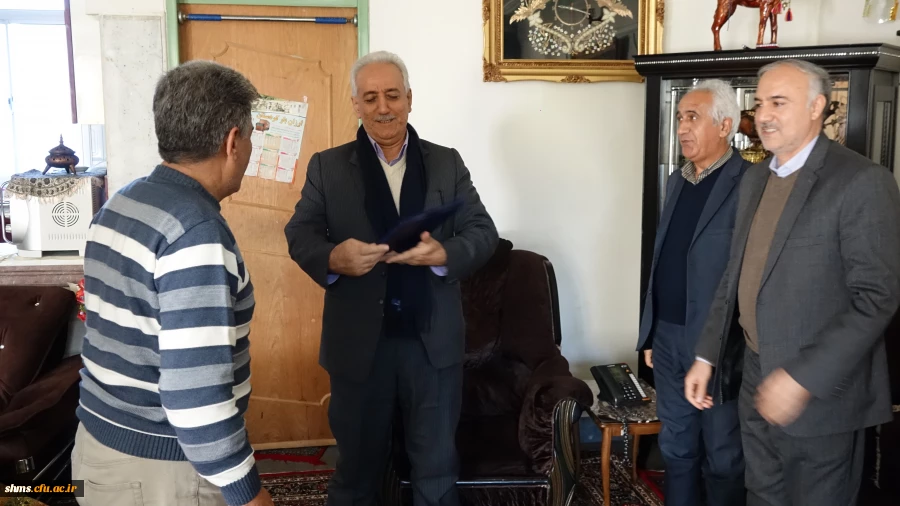 دیدار مدیر استانی دانشگاه فرهنگیان کردستان با جانباز یحیی ورمزیار 5