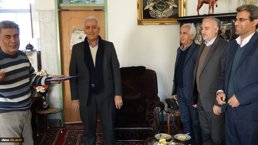 دیدار مدیر استانی دانشگاه فرهنگیان کردستان با جانباز یحیی ورمزیار 6