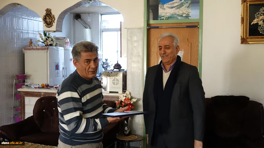 دیدار مدیر استانی دانشگاه فرهنگیان کردستان با جانباز یحیی ورمزیار 7