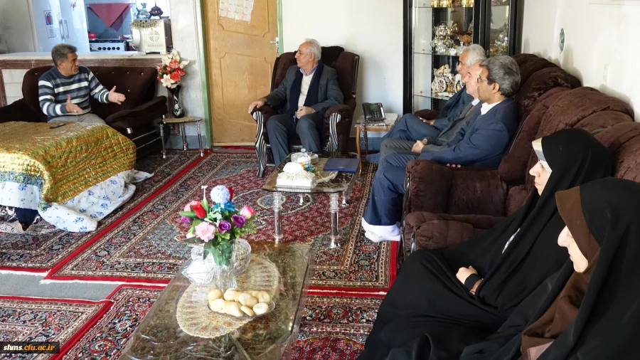 دیدار مدیر استانی دانشگاه فرهنگیان کردستان با جانباز یحیی ورمزیار 4