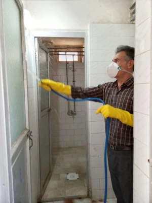 ضد عفونی مستمر فضاهای مختلف دانشگاه فرهنگیان کردستان ادامه دارد 4