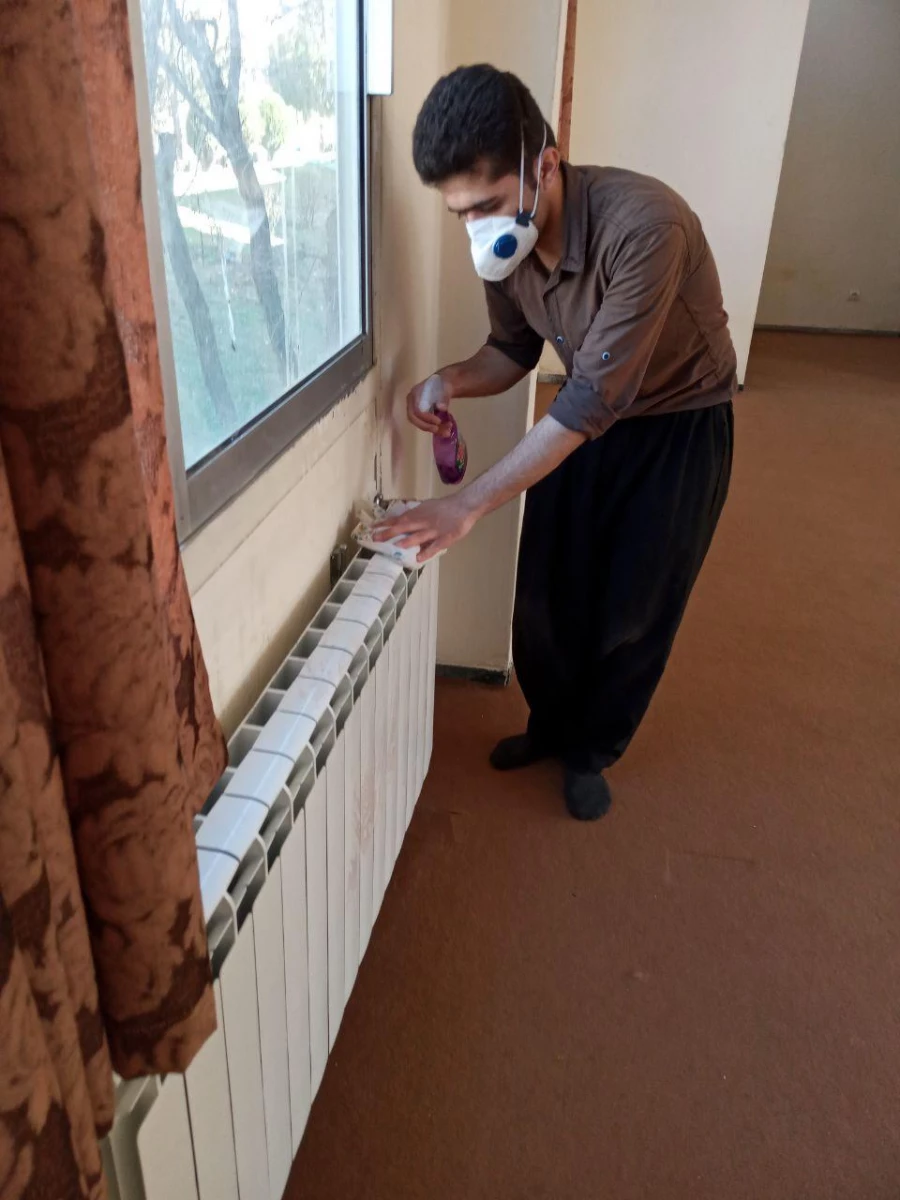 ضد عفونی مستمر فضاهای مختلف دانشگاه فرهنگیان کردستان ادامه دارد 7